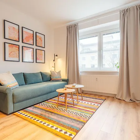 Stylish 1br - Local Market Vibes - Ac - Pool Walk דירה