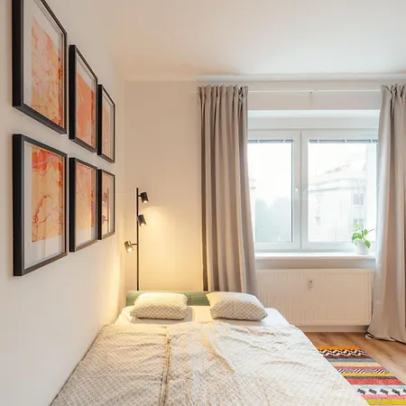 Stylish 1br - Local Market Vibes - Ac - Pool Walk דירה