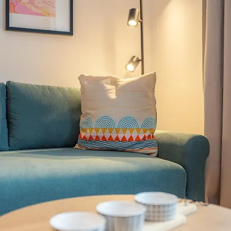 Stylish 1br - Local Market Vibes - Ac - Pool Walk דירה