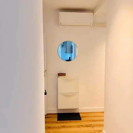 Stylish 1br - Local Market Vibes - Ac - Pool Walk * ברטיסלאבה